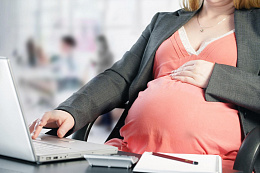 Более 3,4 тыс. женщин в Иркутской области с начала 2024 года получили пособие по беременности и родам