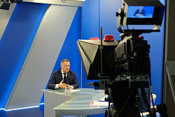 Более 1,3 тысяч вопросов поступило на прямую линию с Губернатором Игорем Кобзевым