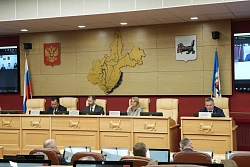Приняты изменения в областные законы об отдельных мерах социальной поддержки детей-сирот и детей, оставшихся без попечения родителей