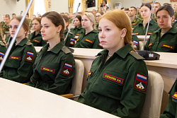 Ведется отбор кандидатов девушек в  военные ВУЗы 
