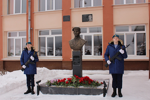 1 марта в Усть-Куте почтили память десантников 6-ой роты и нашего земляка Андрея Шерстянникова
