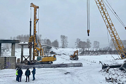 Новости большой стройки. Реконструкция моста через реку Кута движется по графику. 